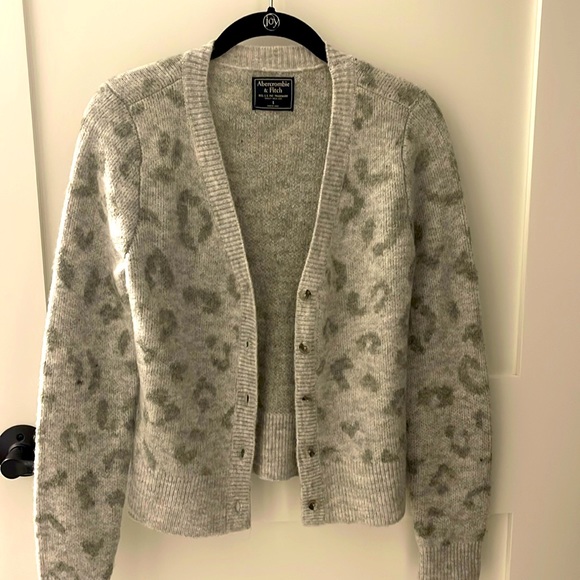 Abercrombie V-neck Cardigan - Picture 1 of 4